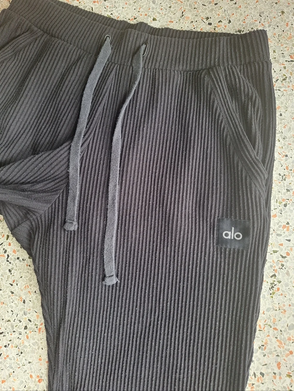 Alo Yoga Muse Sweatpant